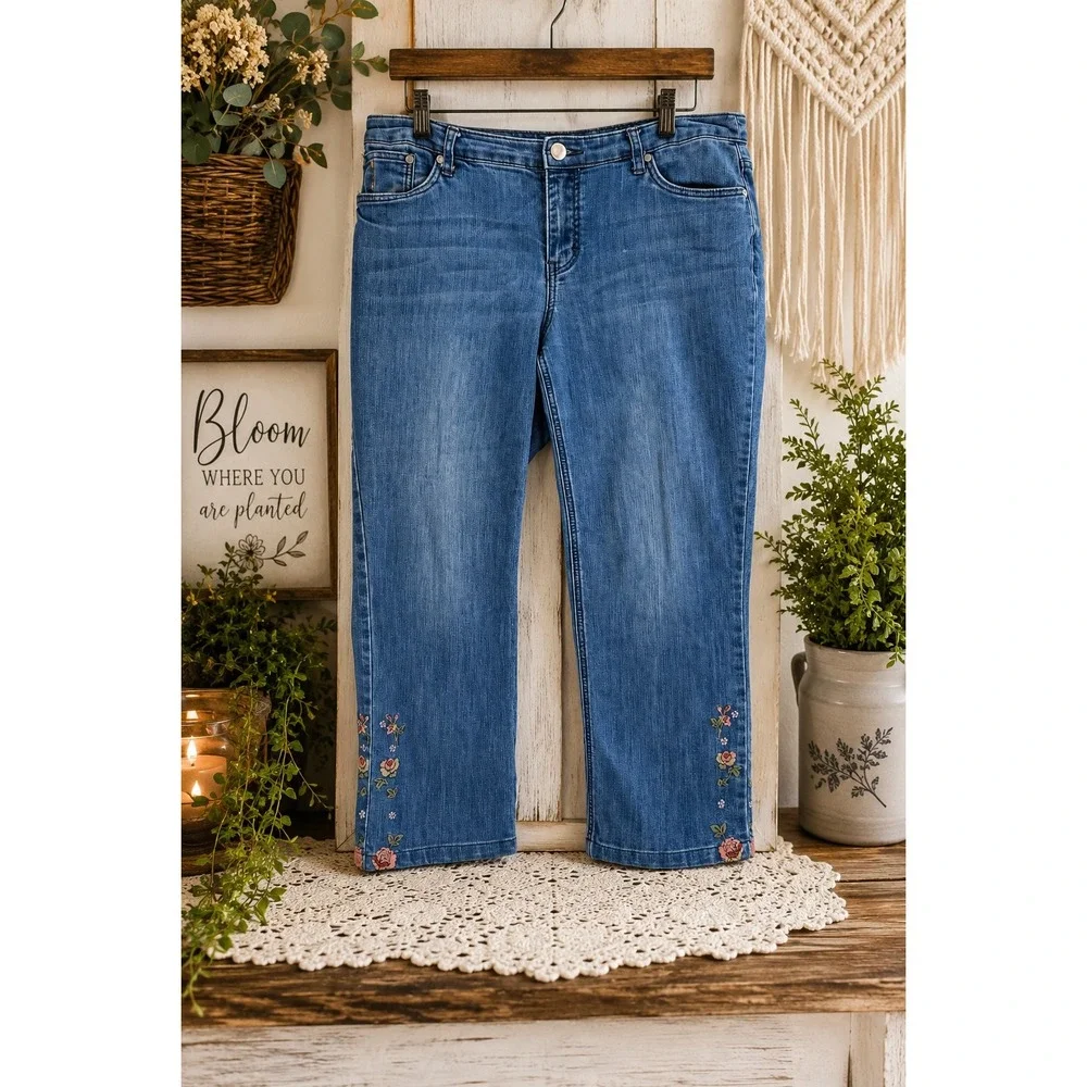 Christopher & Banks Floral Embroidered Crop jeans 12 Denim stretch Cottagecore